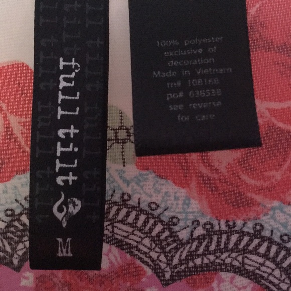 Francesca’s Kimono - Picture 3 of 4